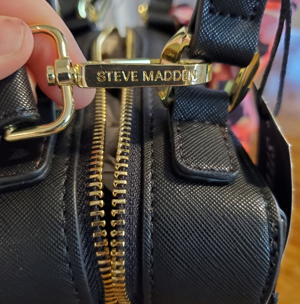 SALE Steve Madden Black Breese Crossbody - Picture 2 of 16